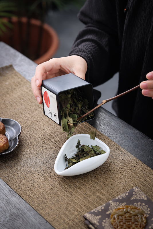 White Porcelain "Cha Ze" Tea Presentation Scoop - Jesse's Teahouse