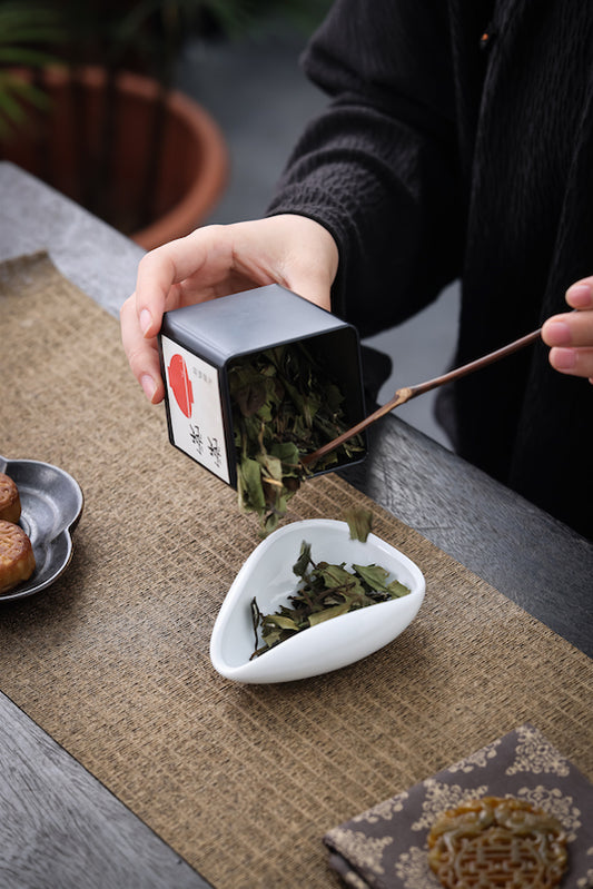 White Porcelain "Cha Ze" Tea Presentation Scoop - Jesse's Teahouse