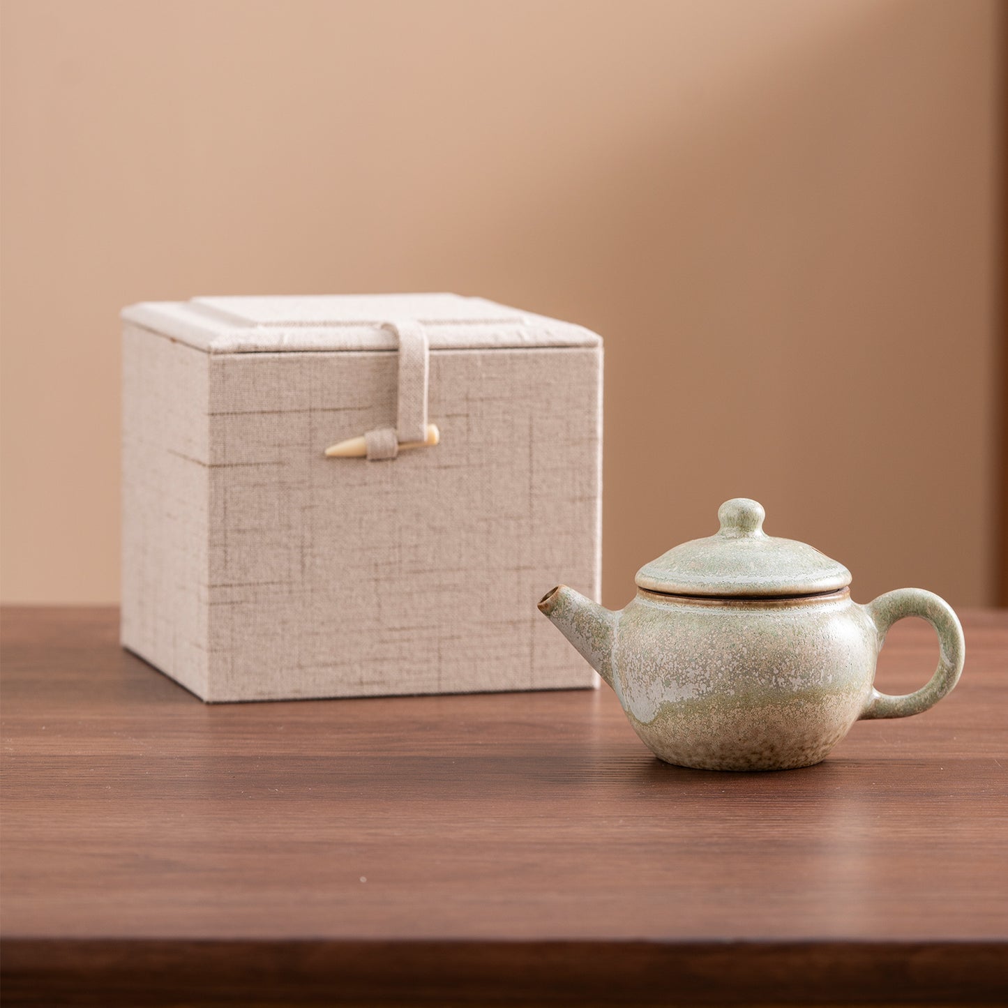 Duidui's Apple Teapot