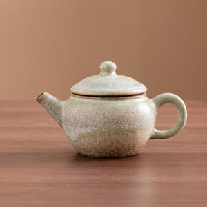 Open image in slideshow, Duidui&#39;s Apple Teapot
