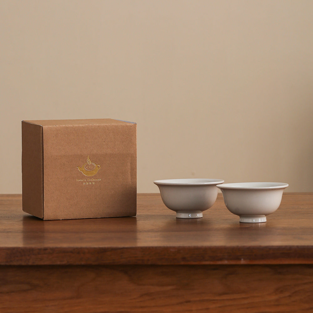 Duidui’s Full Palm Teacup (Set of 2) - Jesse's Teahouse